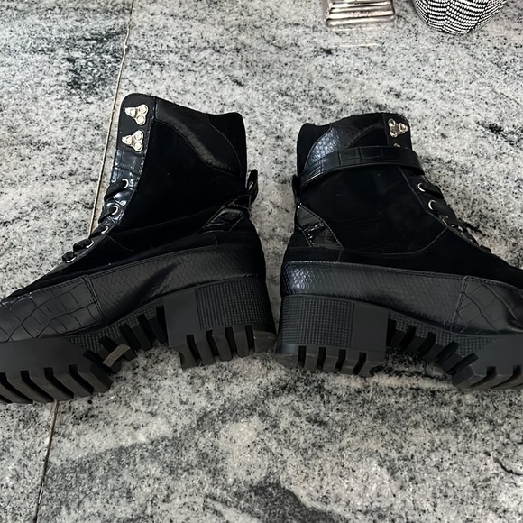 PRETTY LITTLE THING : NEW COMBAT BOOTS SZ 41(8.5) - Picture 6 of 6